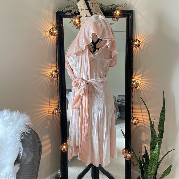 WAYF VELVET COLD SHOULDER MINI DRESS L - Picture 10 of 15